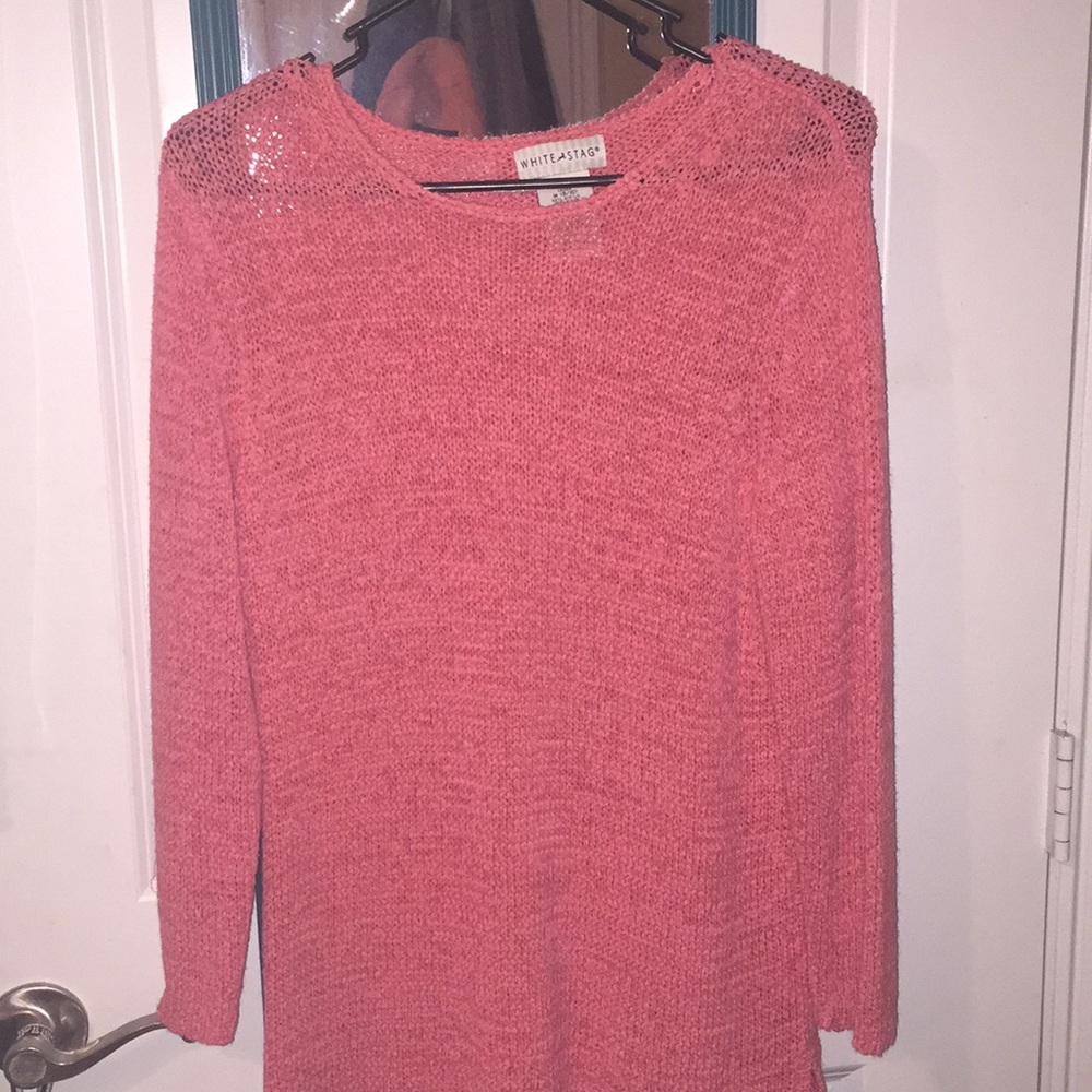 Cute sweater perfect for the fall!